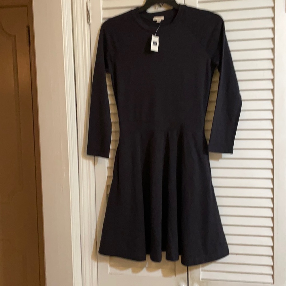 GAP very comfortable and soft black dress